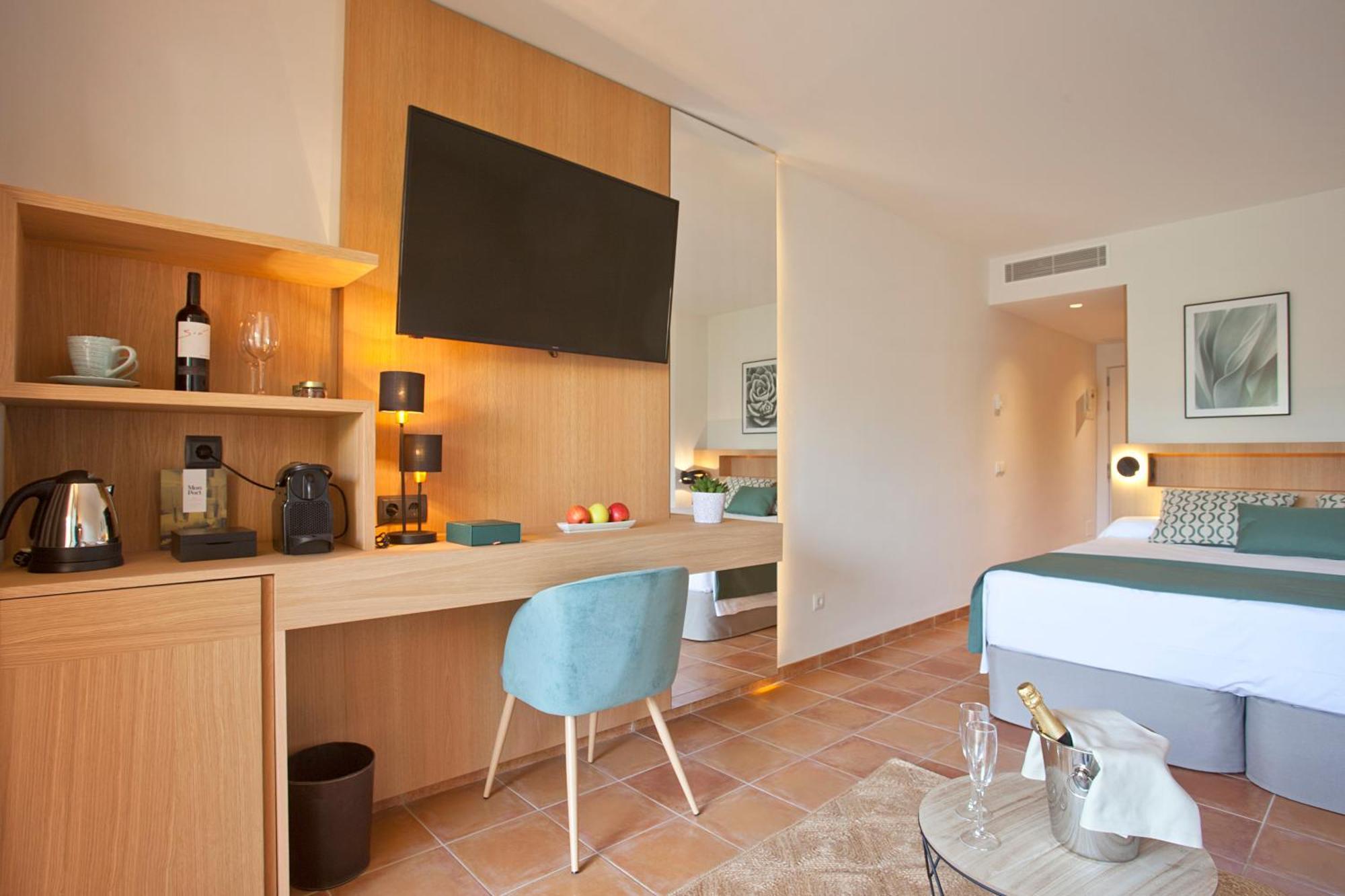 Family Room SPA Access